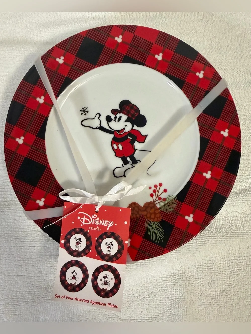 Disney Mickey Minnie Christmas Plaid Appetizer Plates Set 4 Ceramic NWT Zrike